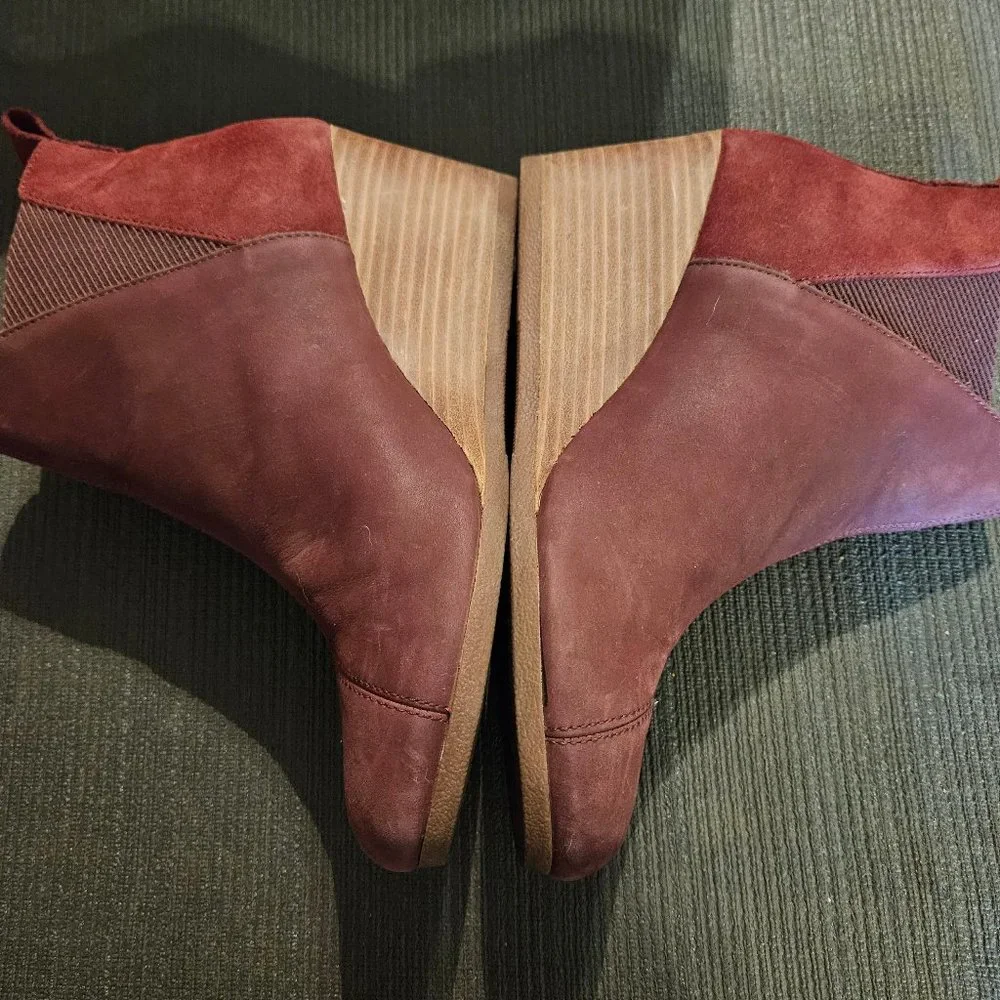 Tom's Kelsey wedge burgandy leather and suede 8.5M - Picture 3 of 5